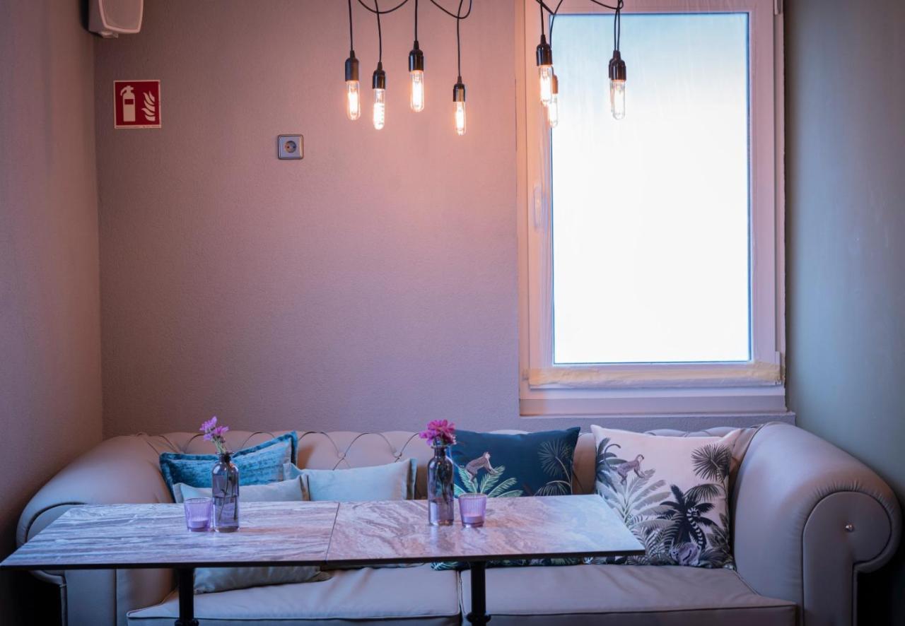 Village Bistro & Bar Fremdenzimmer Dettingen an der Erms Εξωτερικό φωτογραφία