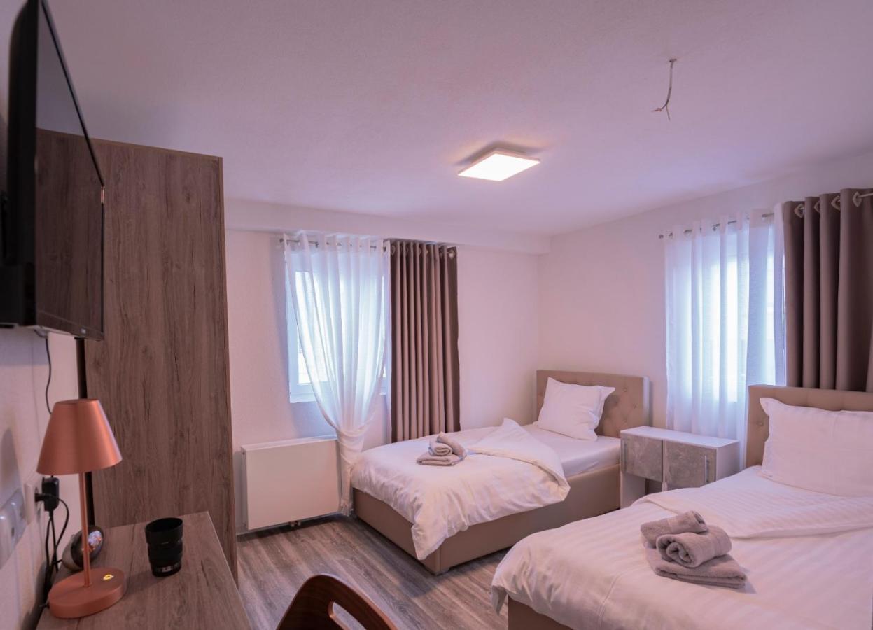 Village Bistro & Bar Fremdenzimmer Dettingen an der Erms Εξωτερικό φωτογραφία