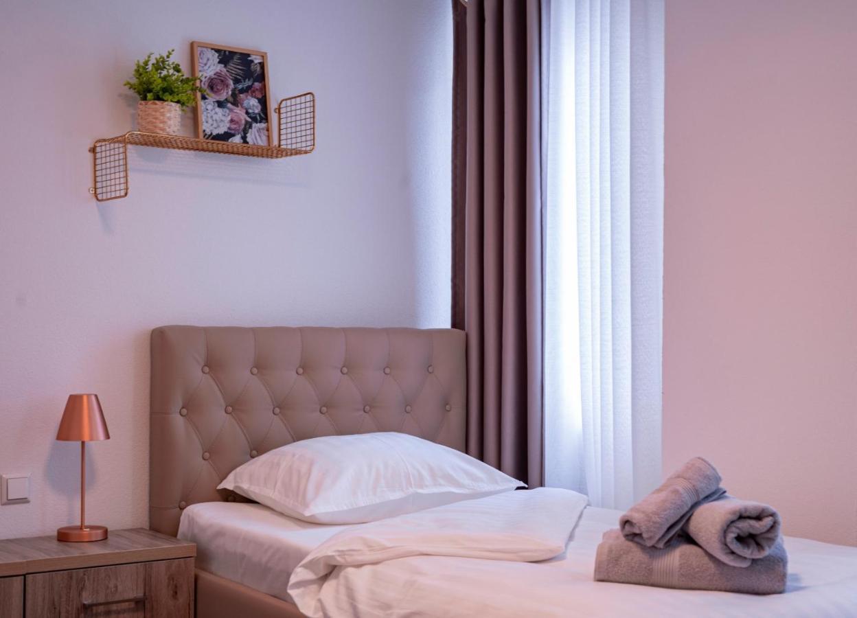 Village Bistro & Bar Fremdenzimmer Dettingen an der Erms Εξωτερικό φωτογραφία