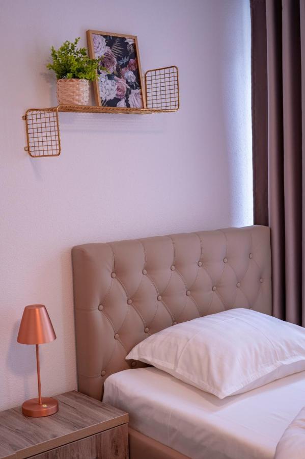 Village Bistro & Bar Fremdenzimmer Dettingen an der Erms Εξωτερικό φωτογραφία