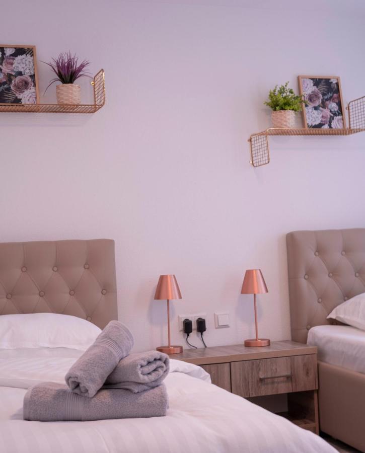 Village Bistro & Bar Fremdenzimmer Dettingen an der Erms Εξωτερικό φωτογραφία