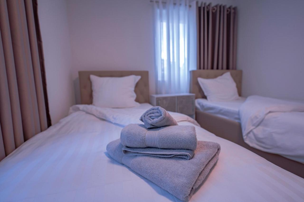 Village Bistro & Bar Fremdenzimmer Dettingen an der Erms Εξωτερικό φωτογραφία